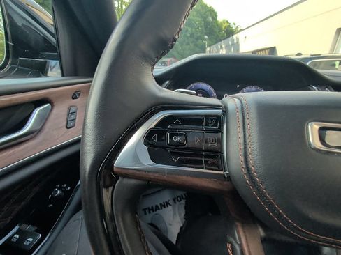 Used 2023 Jeep Grand Cherokee Summit w/ Luxury Tech Group V AWD/4WD image 18