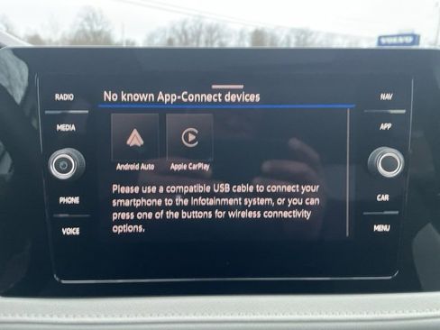 Certified 2025 Volkswagen Taos SEL image 16