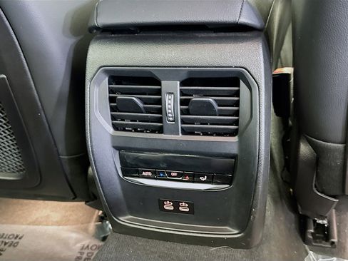 Used 2023 BMW 330i xDrive Sedan w/ Convenience Package image 17