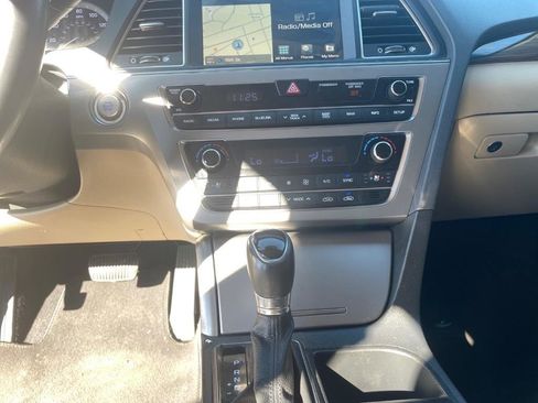 Used 2017 Hyundai Sonata Limited w/ Tech Package 03 image 10