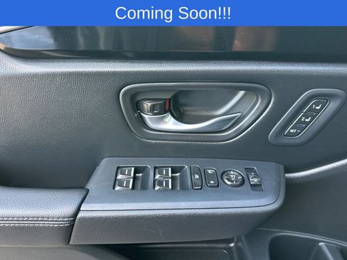 Used 2025 Honda Pilot EX-L image 11