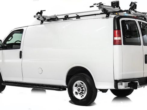 Used 2017 GMC Savana 2500 image 4