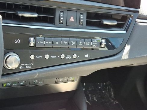 Used 2024 Lexus ES 350 w/ Premium Package FWD image 17