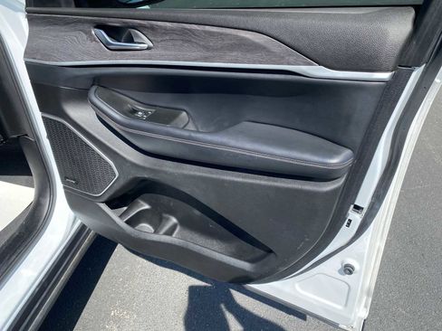 Used 2021 Jeep Grand Cherokee L Limited AWD/4WD image 46