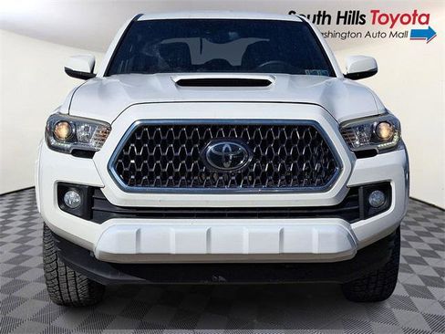 Certified 2018 Toyota Tacoma TRD Sport image 2