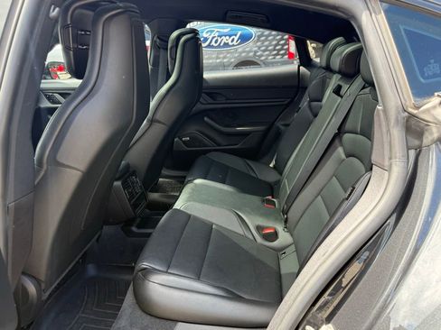 Used 2021 Porsche Taycan RWD image 9