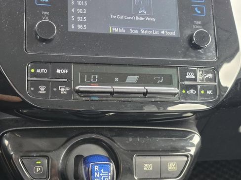 Used 2016 Toyota Prius Two FWD image 17