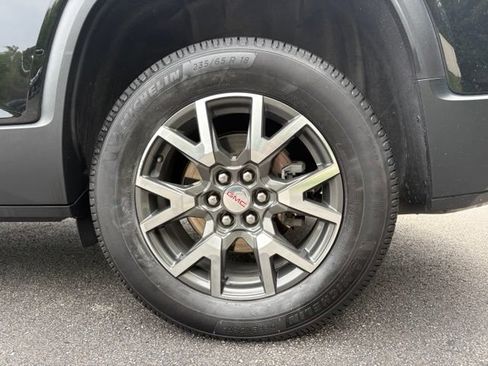 Used 2022 GMC Acadia SLE w/ LPO, Floor Liner Package FWD image 15