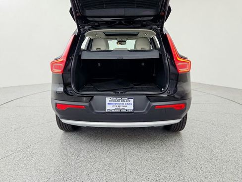 Certified 2023 Volvo XC40 B5 Ultimate w/ Climate Package image 15