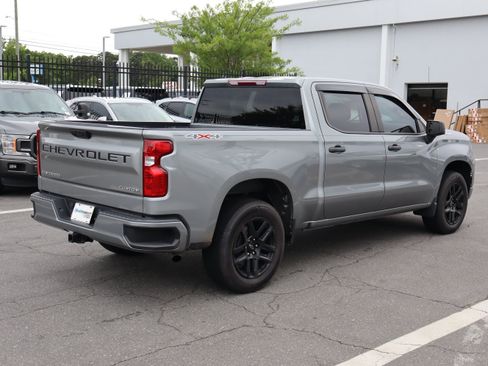 Used 2023 Chevrolet Silverado 1500 Custom AWD/4WD image 10