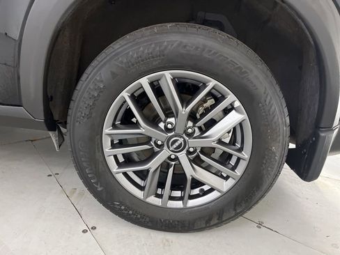 Used 2024 Nissan Rogue S AWD/4WD image 15