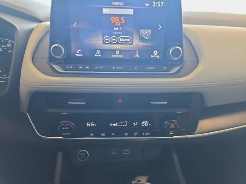 Used 2023 Nissan Rogue SV FWD image 19