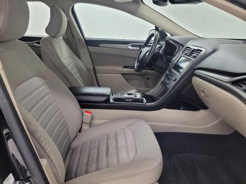 Used 2019 Ford Fusion SE FWD image 21