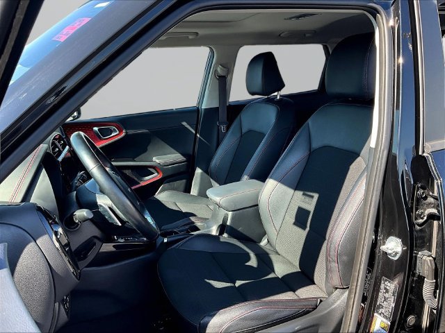 Certified 2022 Kia Soul Turbo FWD image 25