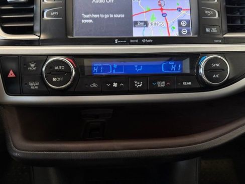 Used 2016 Toyota Highlander XLE image 37