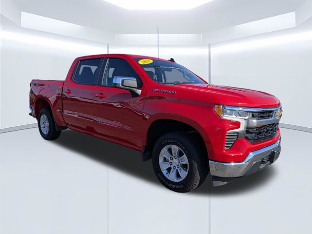 Used 2025 Chevrolet Silverado 1500 LT AWD/4WD image 2