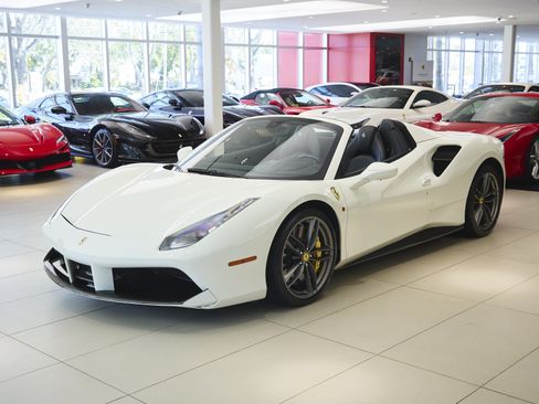 Used 2018 Ferrari 488 Spider RWD image 21