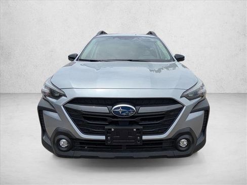 Used 2025 Subaru Outback Premium AWD/4WD image 2