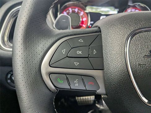 Used 2016 Dodge Challenger SRT Hellcat RWD image 22