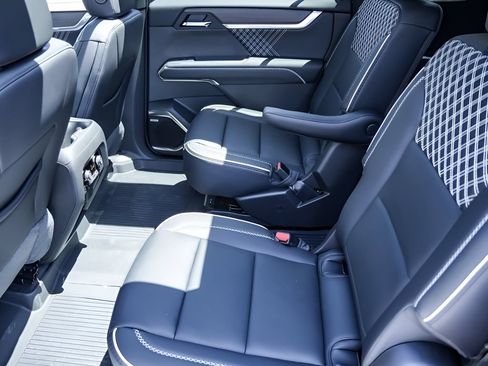 New 2026 GMC Acadia Denali w/ Super Cruise Package FWD image 23