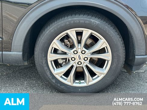 Used 2023 Ford Explorer XLT w/ Equipment Group 202A RWD image 14