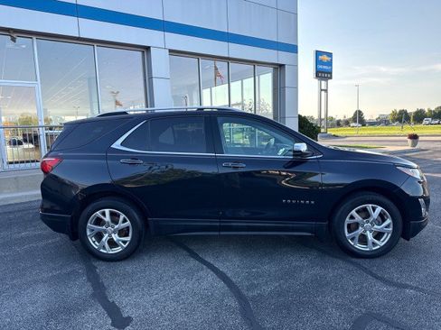 Used 2021 Chevrolet Equinox Premier FWD image 2