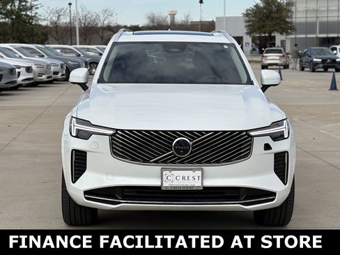 Certified 2025 Volvo XC90 B6 Plus image 4