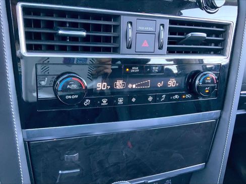 Used 2022 INFINITI QX80 Luxe w/ Cargo Package image 32