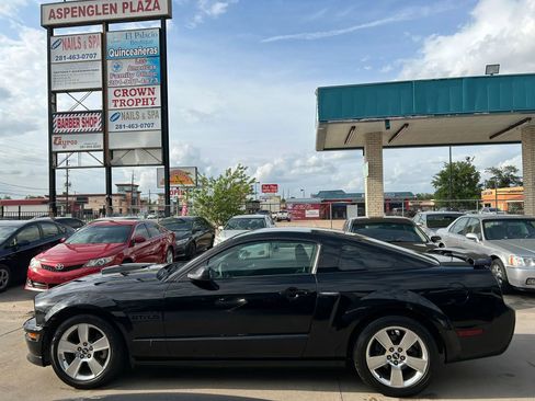 Used 2007 Ford Mustang GT RWD image 2