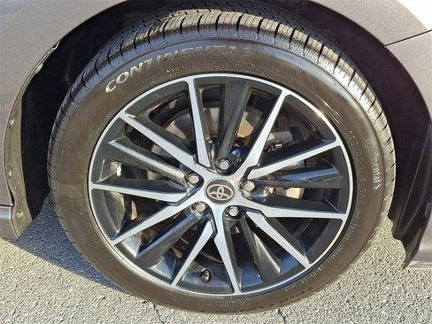 Used 2022 Toyota Camry SE image 8