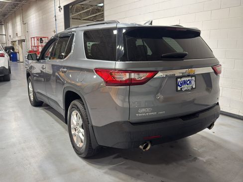Used 2020 Chevrolet Traverse LT image 3
