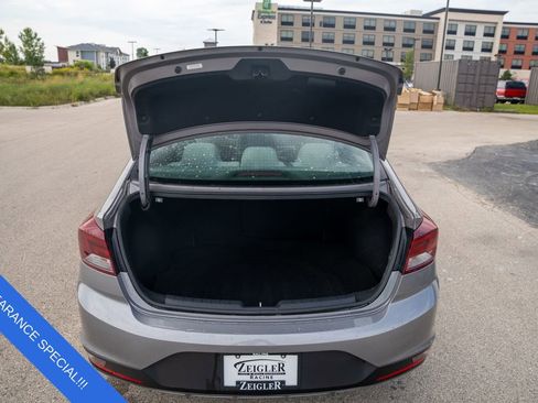 Certified 2020 Hyundai Elantra SE image 10