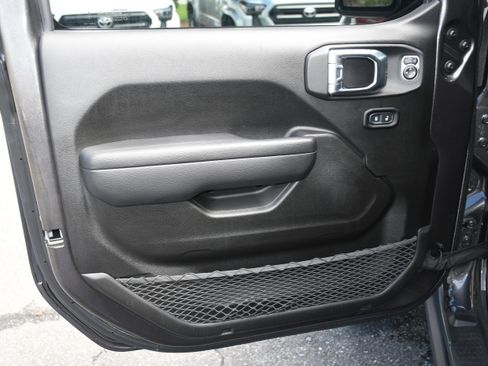 Used 2023 Jeep Gladiator Rubicon w/ LED Lighting Group image 9