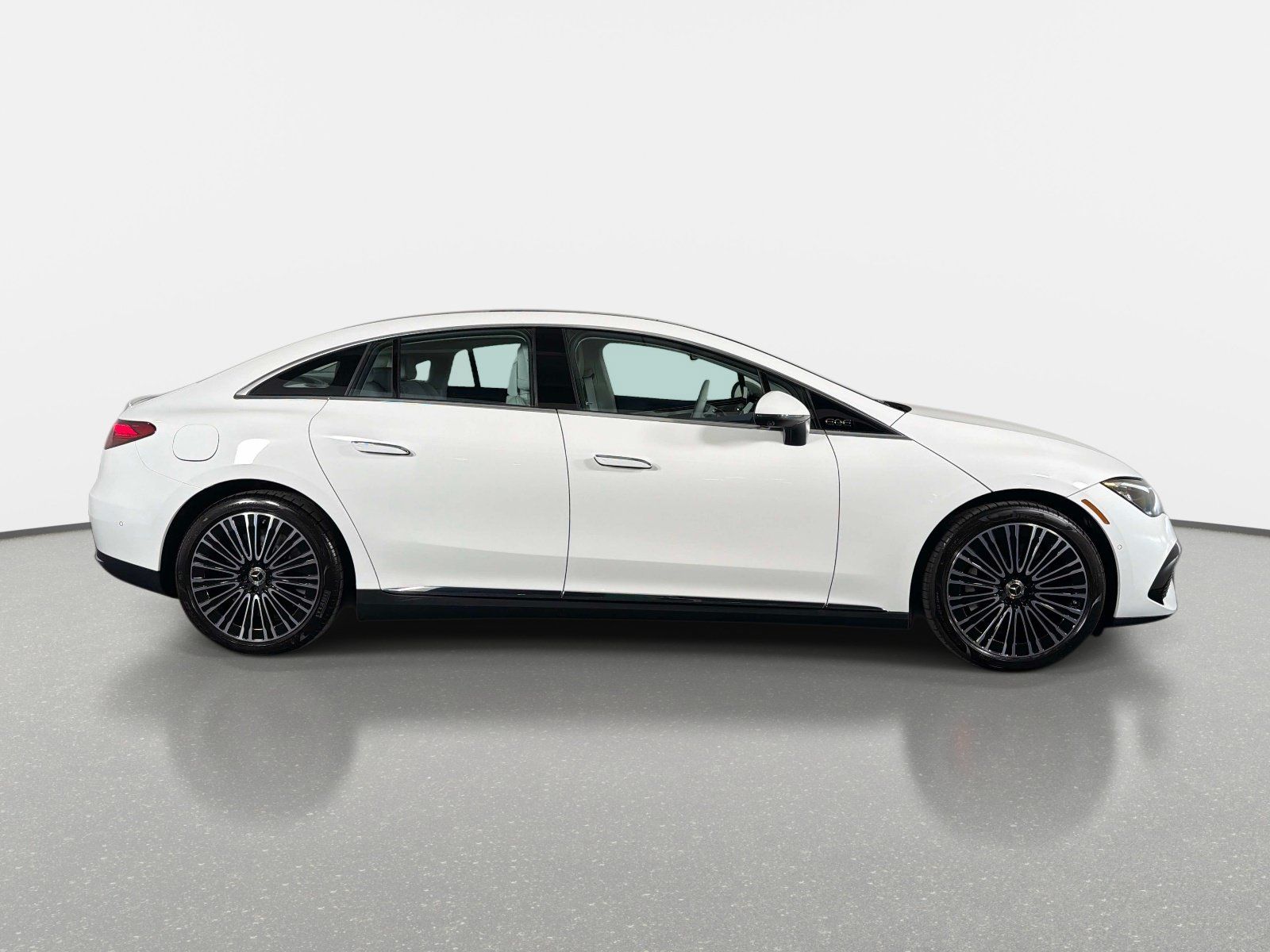 Used 2026 Mercedes-Benz EQE 320+ Sedan image 2