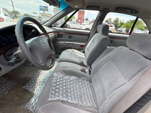 Used 1998 Oldsmobile 88 FWD image 3