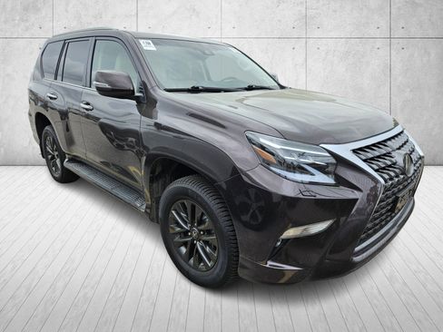 Used 2020 Lexus GX 460 Premium w/ Premium Package image 2