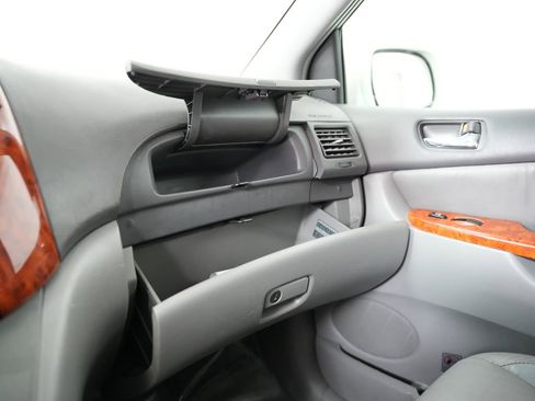 Used 2010 Toyota Sienna XLE Limited image 48