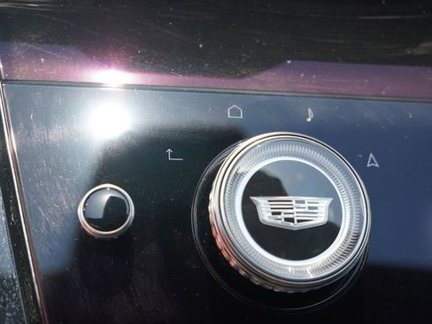 Used 2025 Cadillac Escalade IQ Luxury 2 w/ LPO, Premium Carpet Package AWD/4WD image 38
