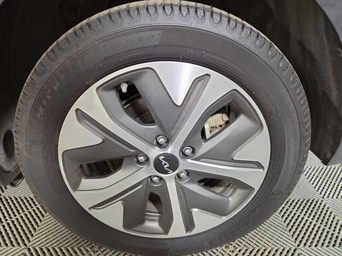 Certified 2022 Kia Niro EX FWD image 10