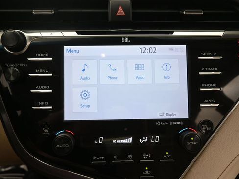 Used 2018 Toyota Camry XLE FWD image 24