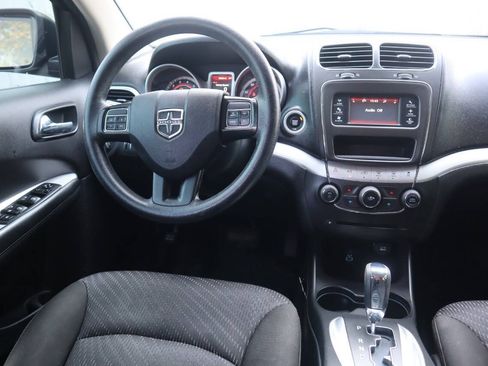 Used 2020 Dodge Journey SE w/ Blacktop Package FWD image 26