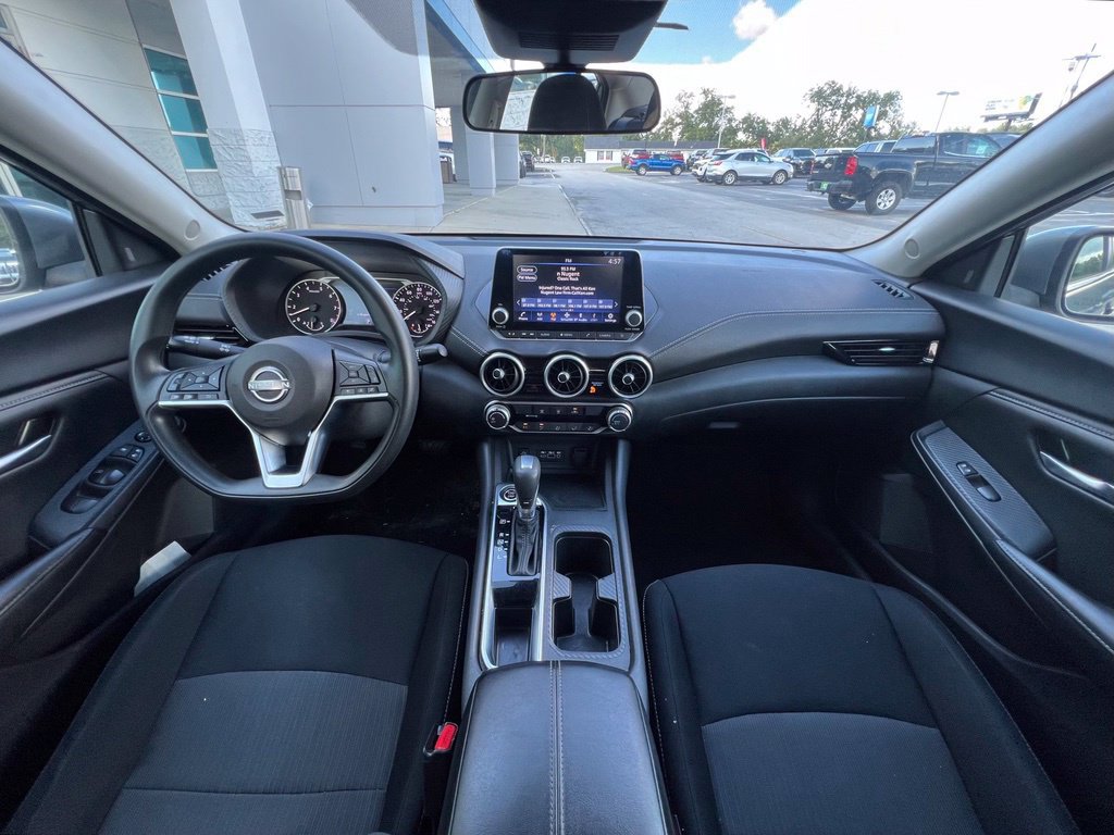 Used 2025 Nissan Sentra SV FWD image 2