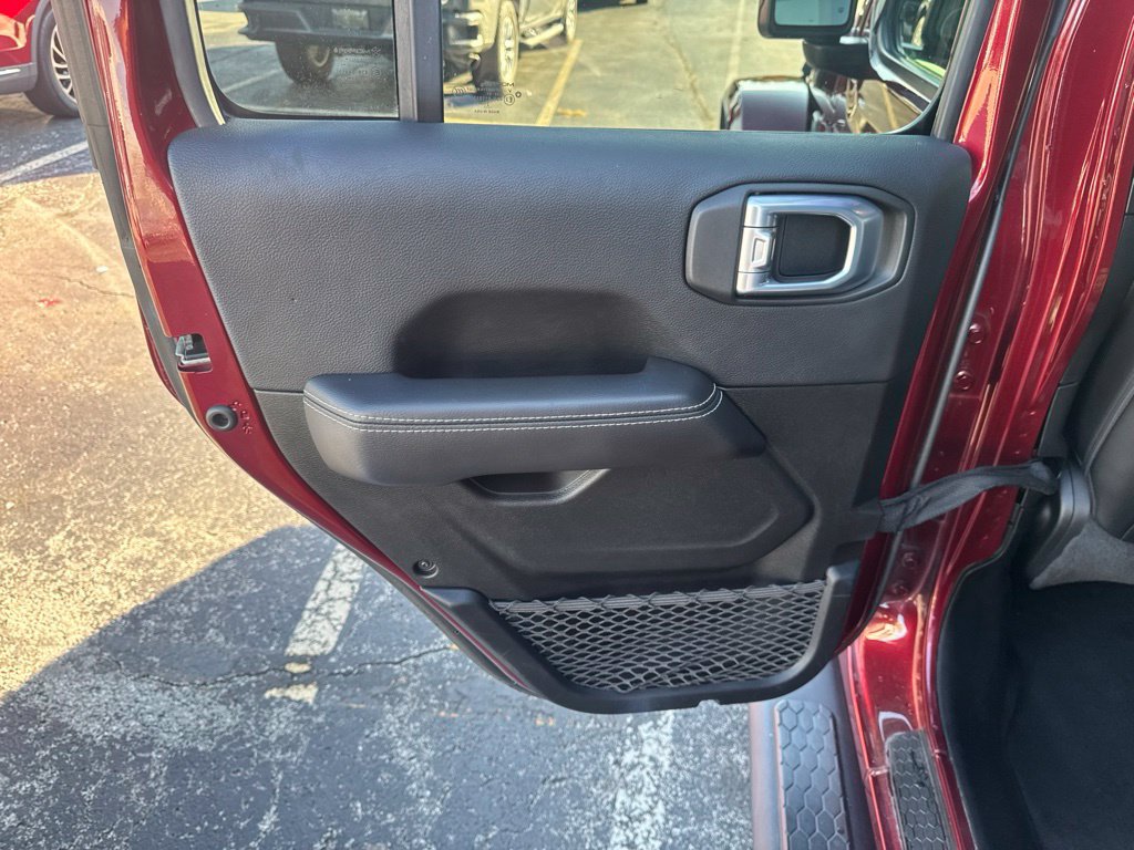 Used 2021 Jeep Wrangler Unlimited Sahara w/ Cold Weather Group AWD/4WD image 28