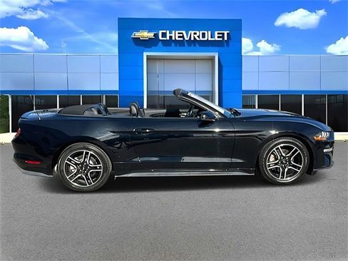 Used 2020 Ford Mustang Premium image 2