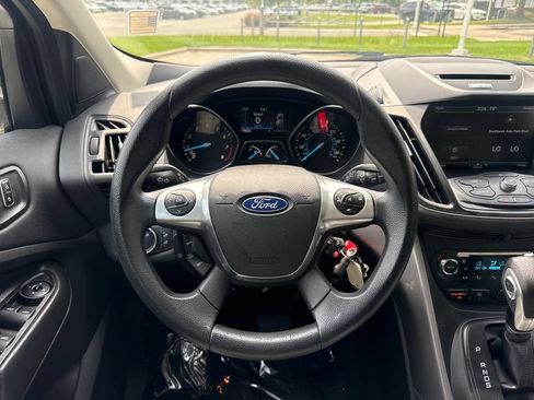 Used 2015 Ford Escape SE w/ Equipment Group 201A FWD image 19
