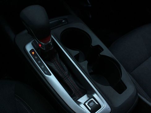 Used 2024 Chevrolet Trax RS image 32