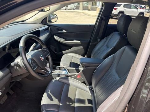 Used 2025 Buick Encore GX Avenir w/ Avenir Convenience Package AWD/4WD image 9