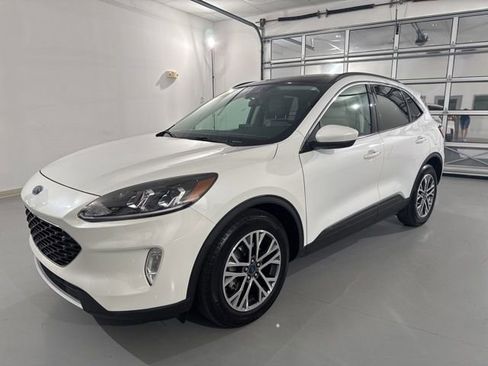 Used 2022 Ford Escape SEL w/ Technology Package FWD image 4