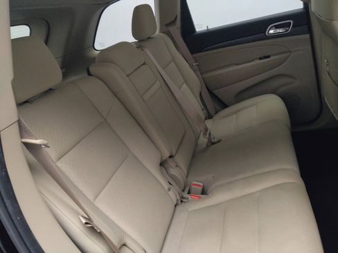 Used 2019 Jeep Grand Cherokee Laredo image 19