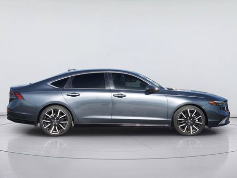 Used 2023 Honda Accord Touring image 5